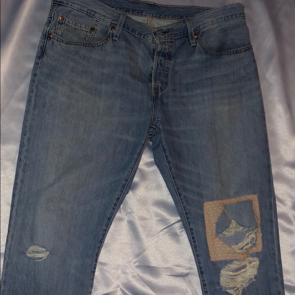 Levis - Picture 2 of 7